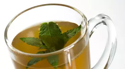 Dr. Mencinicopschi recomandă ceai verde pentru hidratarea organismului