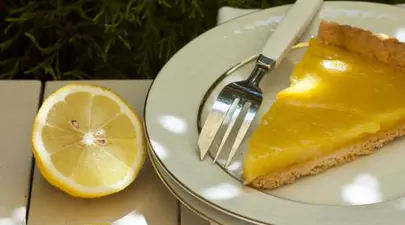 REŢETE DESERT: Tartă cu lămâie