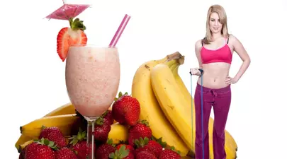 Special pentru dietă: Smoothie cu banane şi căpşuni