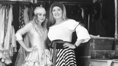 Poze: Jojo şi Catinca Roman, piraţi sexy la circ