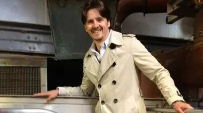 Poze: Mihai Petre, vacanţă în Scoţia. Vezi cum îi stă în kilt!