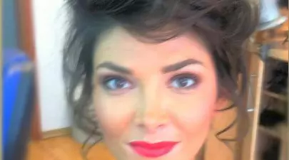 Uite ce bine arată Alina Puşcaş la primă oră a dimineţii!