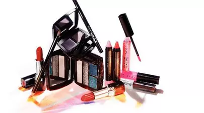 Antonia îţi recomandă noua gamă de machiaj de la Avon