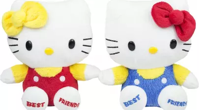 În luna cadourilor, Hello Kitty mania cuprinde România!