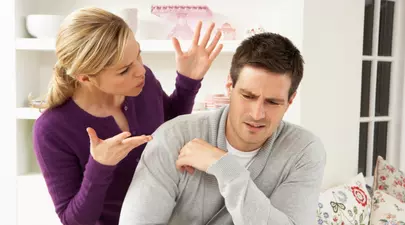 Cum comunici cu iubitul tău, dacă este introvertit