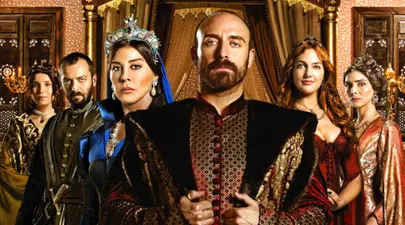 Nu trăiesc doar din actorie! Vezi cum se îmbogăţesc vedetele din „Suleyman Magnificul”