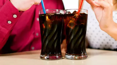 5 motive să renunți definitiv la băuturile răcoritoare