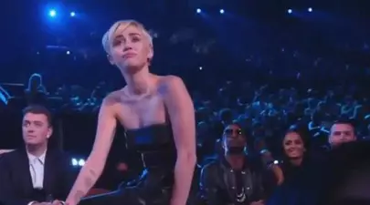 Tulburător! Miley Cyrus a făcut gestul care o spală de toate păcatele