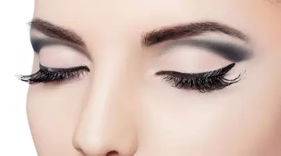 3 tratamente naturale pentru gene lungi şi dese