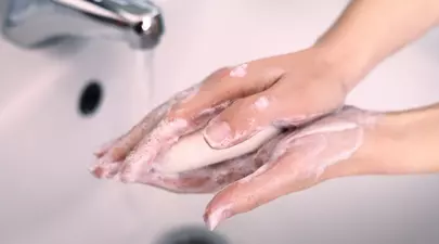 Ce este „boala mâinilor murdare”