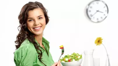 Top 8 alimente sărace în calorii care alungă foamea