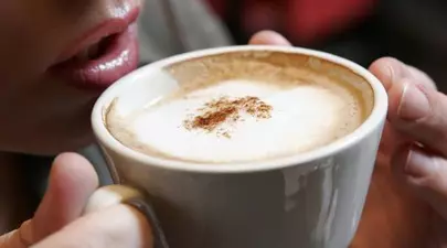 Cu ce înlocuim cafeluţa de dimineaţă? 5 alimente care ne dau energie