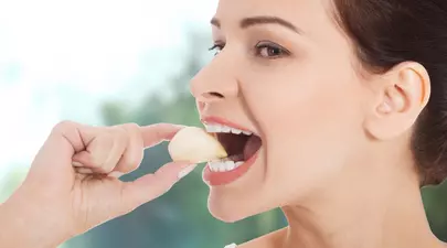 Cea mai sănătoasă metodă de a consuma usturoiul