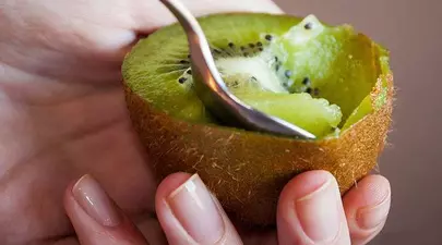 Ce se întâmplă când consumi 1 kiwi în fiecare dimineaţă! Efectul este năucitor