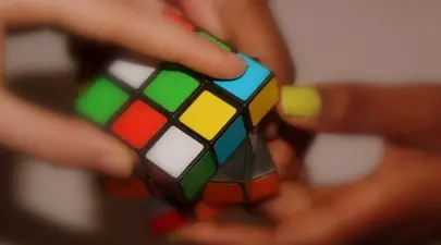 Cea mai simplă metodă de a rezolva cubul Rubik