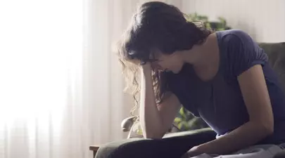 Ești obosită tot timpul? Ce boală ascunde acest simptom