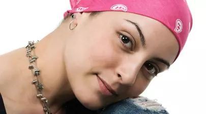 A venit la muncă rasă în cap. A șocat pe toată lumea când a spus motivul acestei schimbări