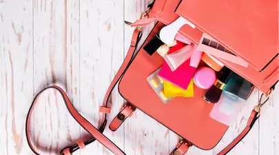5 cosmetice must-have în trusa ta de produse de frumusețe