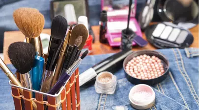 5 accesorii de frumusețe care îți sunt indispensabile în trusă