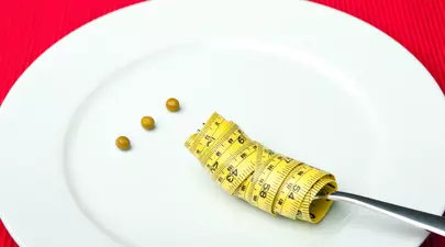 Povestea adevarată a bărbatului care nu a mâncat timp de 382 zile