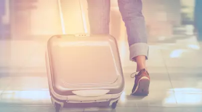 Obiectul pe care trebuie să îl ai cu tine de fiecare dată când călătorești cu avionul