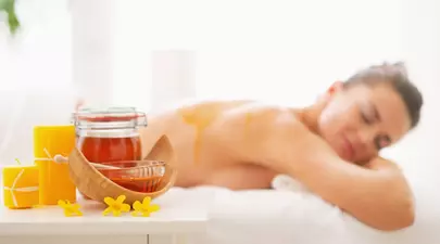 Beneficii surprinzătoare pe care le are mierea pentru frumusețe