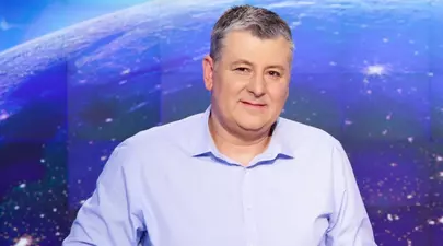 Cum arată familia lui Mihai Dedu. Prezentatorul TV se mândrește cu băiatul și soția lui