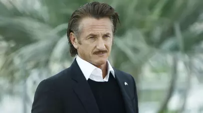 Sean Penn a fumat în direct, în timpul unei emisiuni televizate, aflând-se sub influența unor medicamente