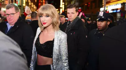 Un admirator al lui Taylor Swift a fost arestat după ce a intrat pe proprietatea cântăreței