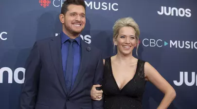 Soția lui Michael Buble este însărcinată. Cei doi vor avea o fetiță