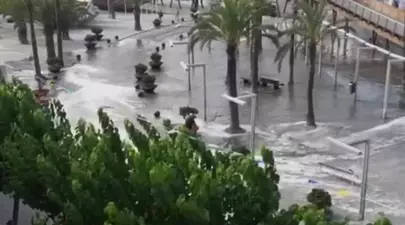 Una din stațiunile preferate ale românilor, răvășită de un mini-tsunami VIDEO