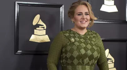 Adele și Eric Clapton, recompensați cu o stea pe o alee din fața Royal Albert Hall