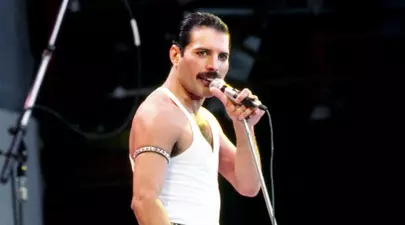 Freddie Mercury, omagiat de angajații aeroportului Heathrow. Fostul solist ar fi împlinit 72 de ani VIDEO