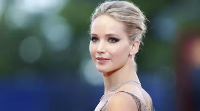 Actrița Jennifer Lawrence s-a logodit
