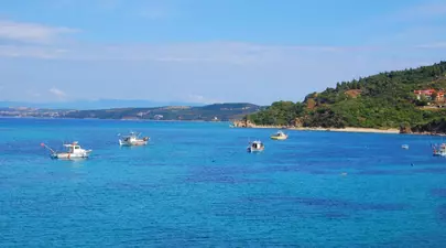 (P) Petrece Paștele în stil grecesc! Escapadă în Paralia Katerini și Meteora