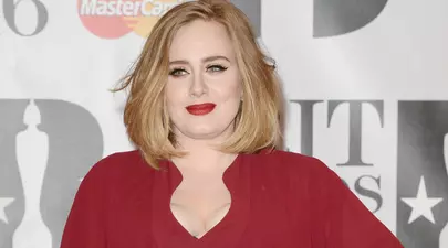 Adele s-a înscris pe un site de întâlniri pentru celebrități
