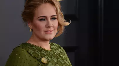 Prima poză cu Adele după divorț. Cântăreața a slăbit vizibil