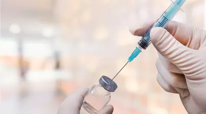 Ce s-a întâmplat cu un bărbat la 14 ore după ce a fost vaccinat anti-COVID-19
