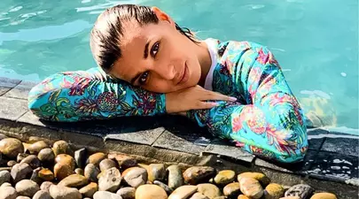 Sorana ex-A.S.I.A, atacată de un bărbat în scara blocului pe când avea 12 ani