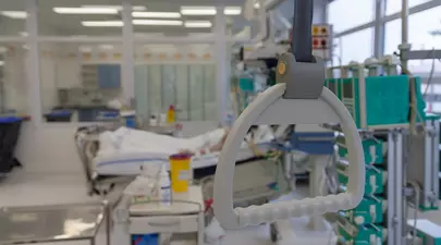 Un fost ofițer CIA, care a numit pandemia „o farsă”, a murit de COVID-19