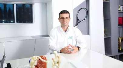 Dr. Ion Bogdan Codorean: „70% dintre operațiile ortopedice ale începutului de an sunt cauzate de accidentările la schi”