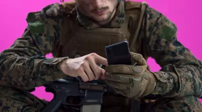 Dialog incredibil între un soldat rus care a jefuit o casă din Ucraina și soția lui: „Am furat niște produse cosmetice pentru tine de aici. Adidașii sunt de damă, sunt de firmă”