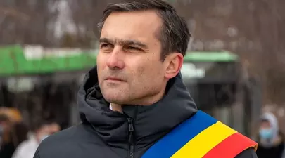 Ce a făcut primarul Brașovului după ce s-a zvonit că Zelenski s-ar ascunde în România. „Glumă proastă! Dă-ți demisia!”