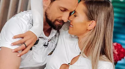 Ce le-a transmis Gabriela Oțil celor care au criticat-o că iese în club cu fetele când are copil mic acasă