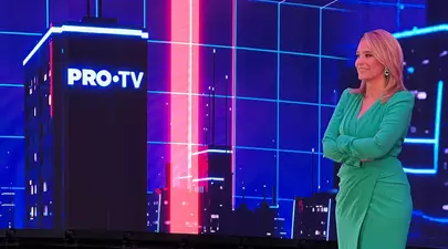 Andreea Esca, apariție impecabilă la Untold. Cum arată și cât a costat rochia purtată de jurnalistă