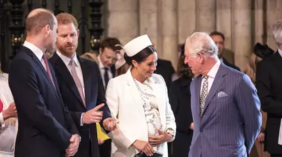 Regele Charles, dispus să îi acorde privilegii lui  Harry ca să participe la încoronare. William se opune