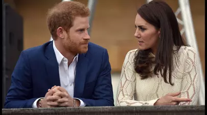 Kate Middleton se simte „trădată” de Prințul Harry: „Nu știe cine este această persoană în care el s-a transformat”
