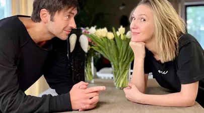 Adela Popescu și Radu Vâlcan, secretul unei relații de cuplu echilibrate când ai trei copii. „Ne putem ocupa de noi, să bem un pahar, să vorbim”