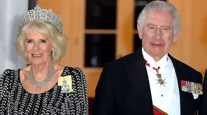 A visat la acest moment! Camilla Parker Bowles a purtat la Berlin câteva piese rare din bijuteriile Reginei