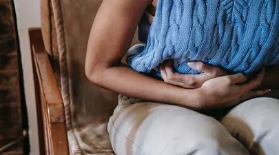 Simptome ale cancerului ovarian pe care nu trebuie să le ignori. Sfaturile unui ginecolog renumit